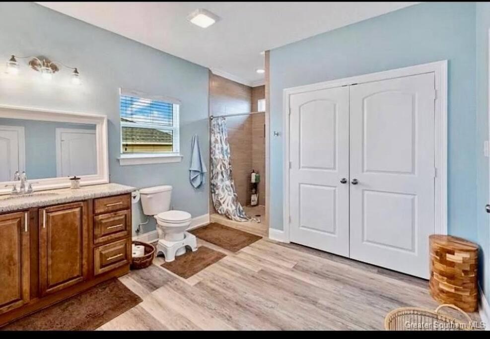Oceanfront Home Near Hollybeach Cameron Екстериор снимка