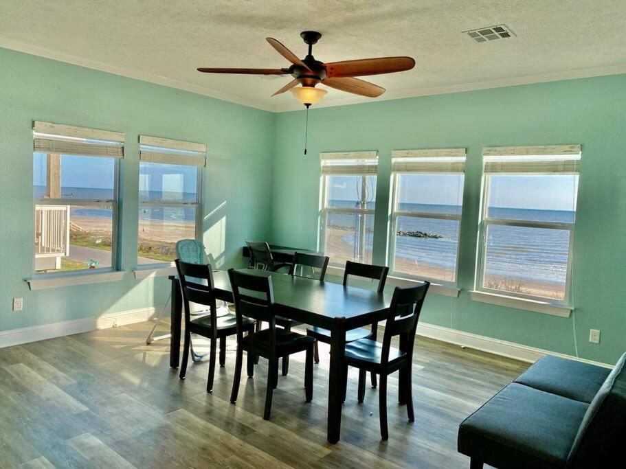 Oceanfront Home Near Hollybeach Cameron Екстериор снимка