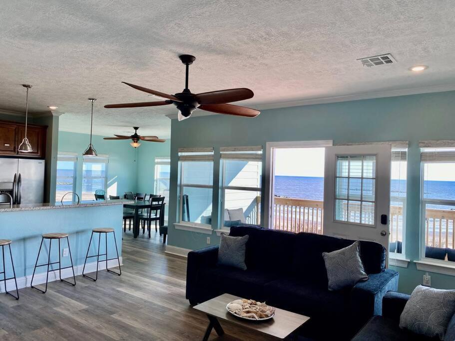 Oceanfront Home Near Hollybeach Cameron Екстериор снимка